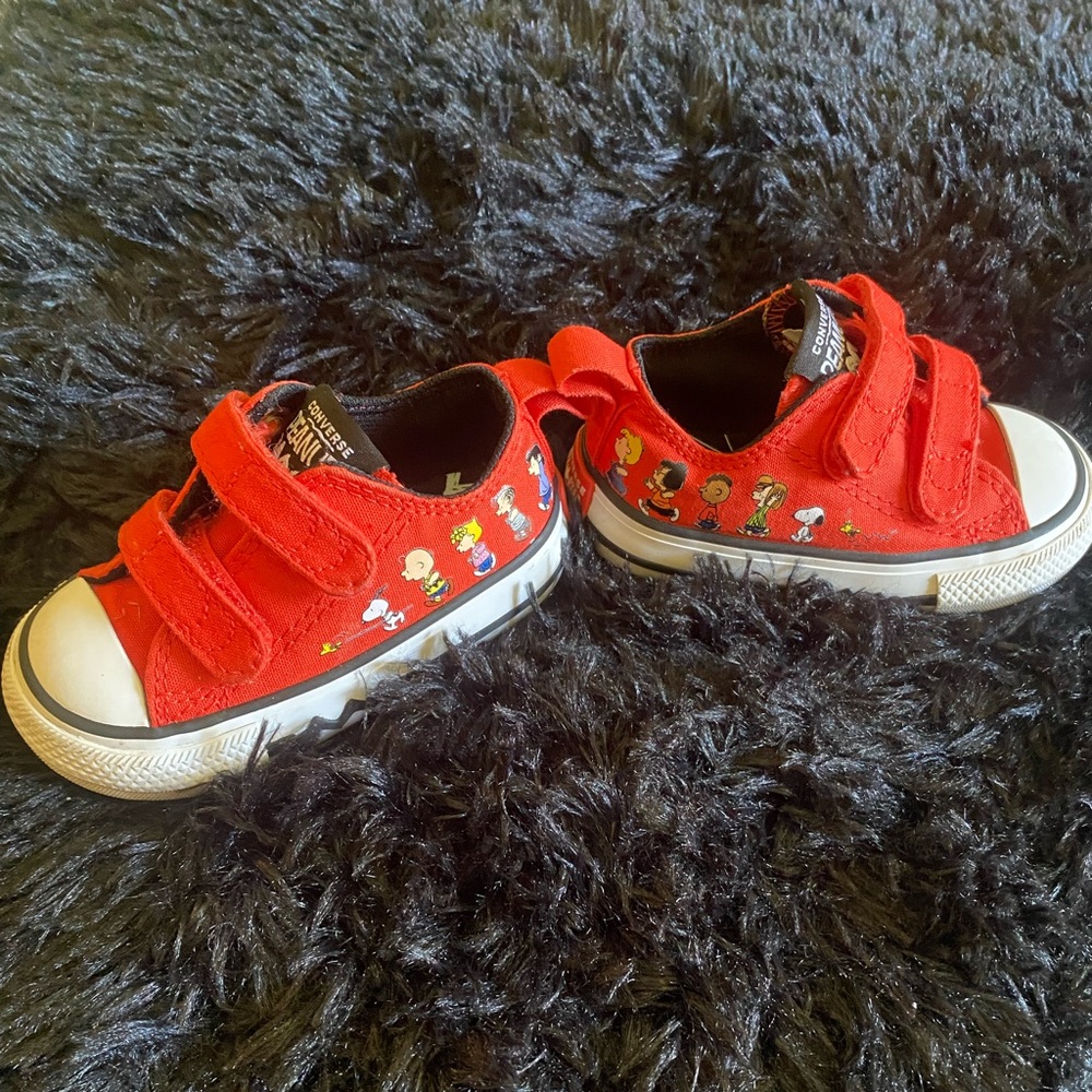 Converse Peanuts Chuck All Stars size 4 (baby) shoes
